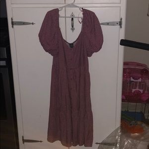 Mid length dress with buttons